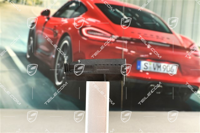 Uchwyt do listwy szyby przedniej, L