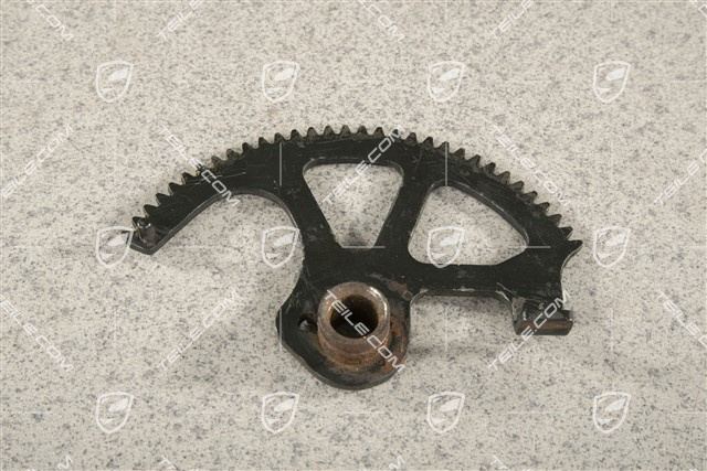 Zębatka mechanizmu spoilera pokrywy silnika