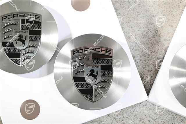 Dekielki na koła, wklęsłe, szlifowane rotacyjnie / polerowane na wysoki połysk, herb Porsche w kolorze Turbonit, zestaw 4 szt.