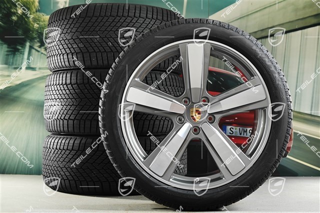 22" Koła zimowe, komplet, Cayenne Exclusive Design Sport, felgi 10J x 22 ET48 +11,5J x 22 ET61 + opony zimowe Pirelli 285/40 R22 + 315/35 R22, platynowy srebrny
