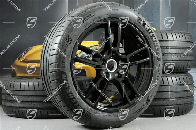 19" Sommerräder Satz "Panamera", Felgen 9J x 19 ET64 + 10,5 J x 19 ET62 + Michelin Sport 4 Sommerreifen 265/45 R19 + 295/40 R19, in Schwarz