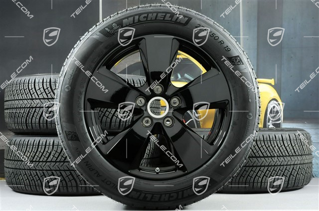 19-inch Cayenne winter wheel set, rims 8,5J x 19 ET47 + 9,5J x 19 ET54 + NEW Michelin winter tyres 255/55 R19 + 275/50 R19, with TPMS, black high gloss