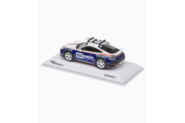 Porsche 911 Dakar (992) z nartami – Christmas, Limited Edition, skala 1:43