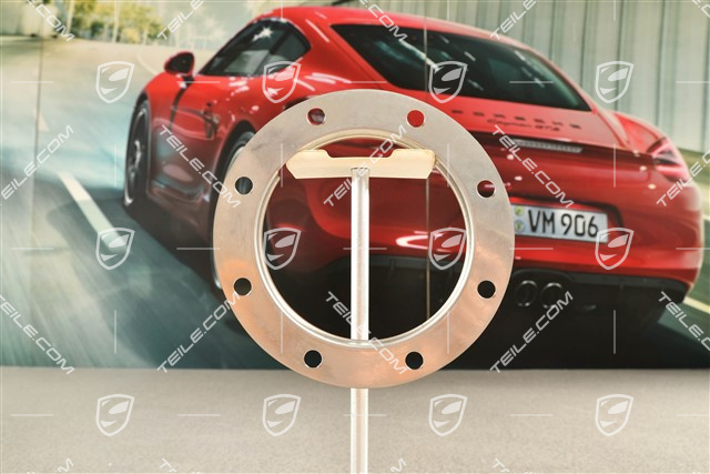 Transmission case retaining ring