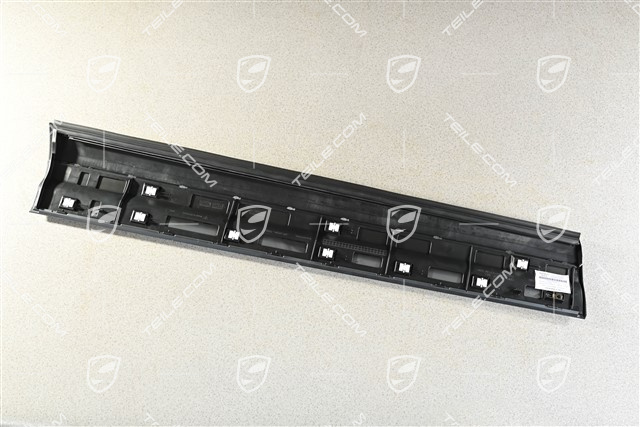 Listwa drzwi przednich, R