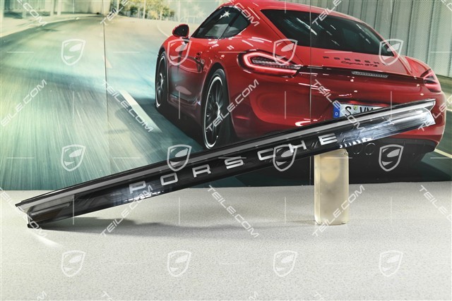 Cross Turismo, Rear light, Rear light covering / centre