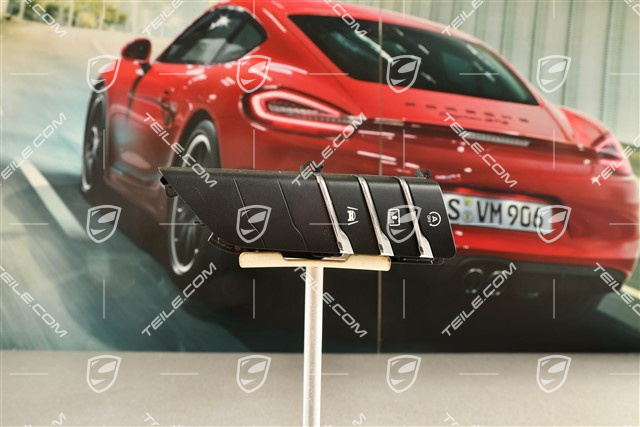 Control panel / Keypad, start and stop / Electric roll-up blind on rear window / Lane Change Warning, Black matte/ hi-gloss chrome