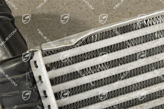 Charge air cooler / intercooler, 3.0 Diesel, TDI,  a little damaged, R