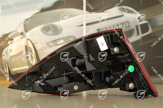 Heckleuchte aussen, schwarz, R