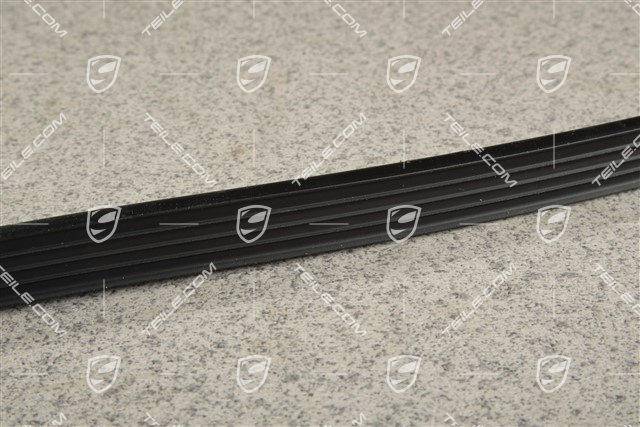 Seal (rear side panel to bumper end), R