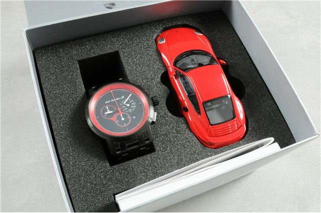 Chronograph 911 Turbo S Classic + Modellauto 1:43, Set – Limited Edition