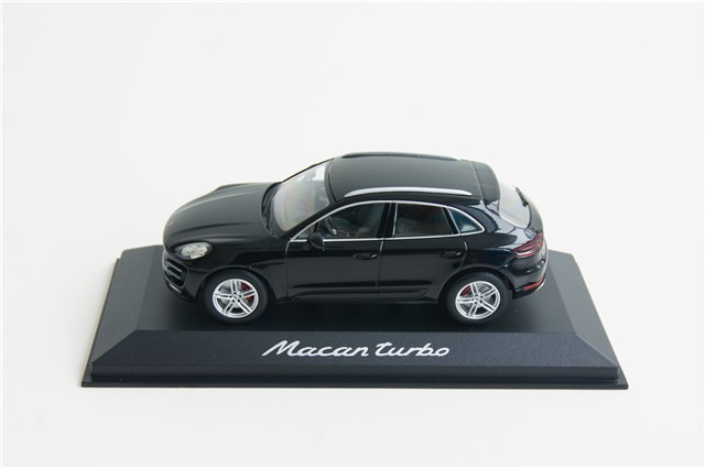 Model Porsche Macan Turbo, 1:43