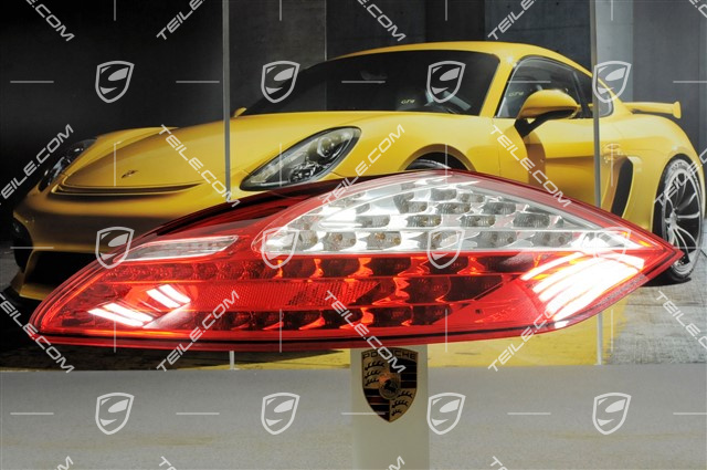 Rear light, slighty damaged, R