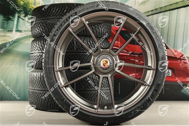 20"+21" Turbo S Winterräder Satz, Zentralverschluss Felgen 8,5J x 20 ET40 + 11J x 21 ET66 + NEUE Michelin Winterreifen 245/35 R20 + 305/30 R21, platinum seidenmatt