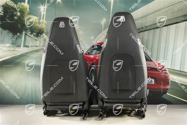 Sitze, manual/elektrisch einstellbar, Kunstleder/Alcantara, in Schwarz, L+R