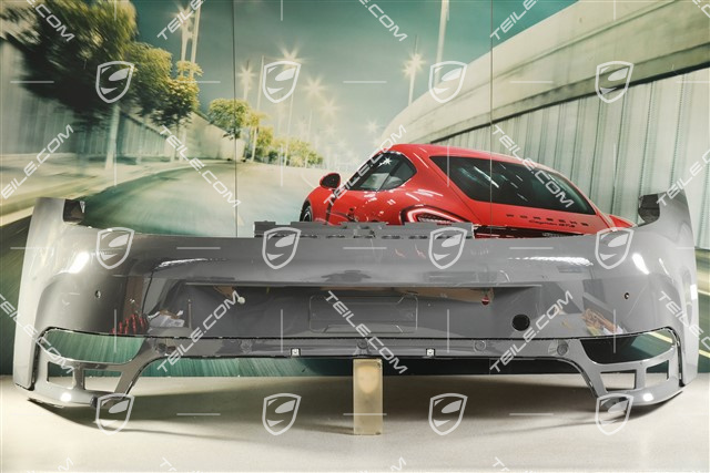 Zderzak tylny z otworami na czujniki parkowania