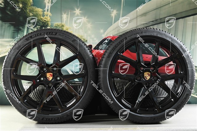 21" Panamera SportDesign Winterräder Satz, Felgen 9,5J x 21 ET71 + 10,5J x 21 ET71 + NEUE Michelin Pilot Alpin 5 Winterreifen 275/35 R21 + 315/30 R21, Schwarz Hochglanz