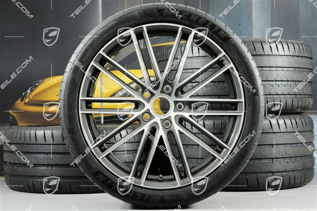 21-inch Turbo IV summer wheel set, rims 9,5J x 21 ET71 + 11,5J x 21 ET69 + Michelin summer tires 275/35 ZR21 + 325/30 ZR21, with TPM, only for Turbo S E-Hybrid