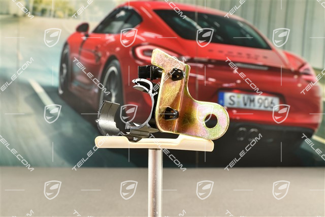 4,5L Turbo, Uchwyt przewodu odpowietrzenia