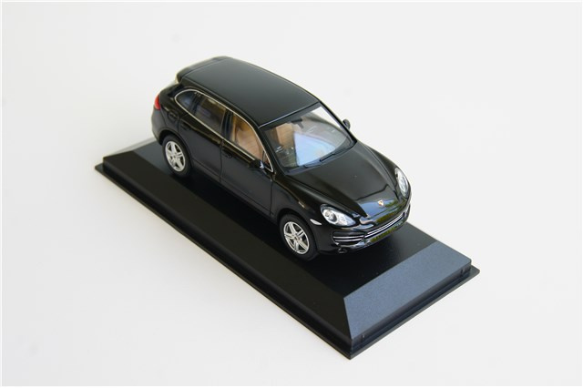 Porsche Cayenne Platinum, 1:43