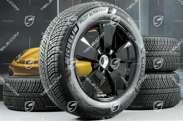 19-inch Cayenne winter wheel set, rims 8,5J x 19 ET47 + 9,5J x 19 ET54 + NEW Michelin winter tyres 255/55 R19 + 275/50 R19, with TPMS, black high gloss