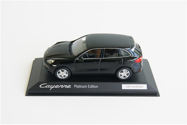 Porsche Cayenne Platinum, 1:43