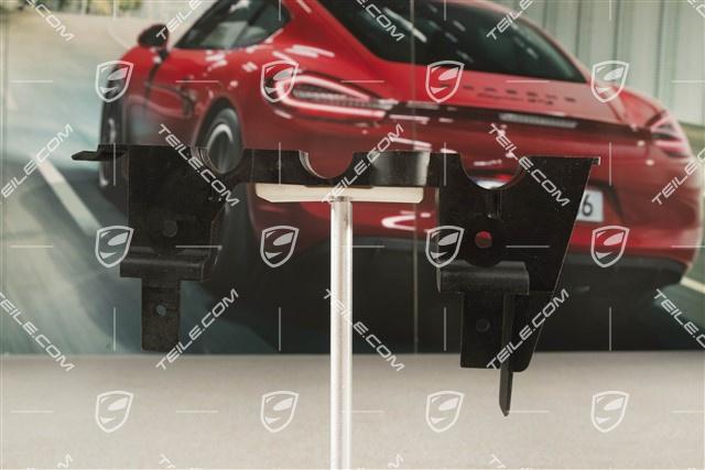 S / Turbo, 4,5L V8, Mounting block / fastener / bracket cooling system pipes (between cylinder heads), upper part