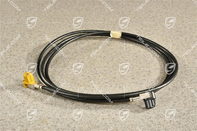 Multimedia interface connecting wire