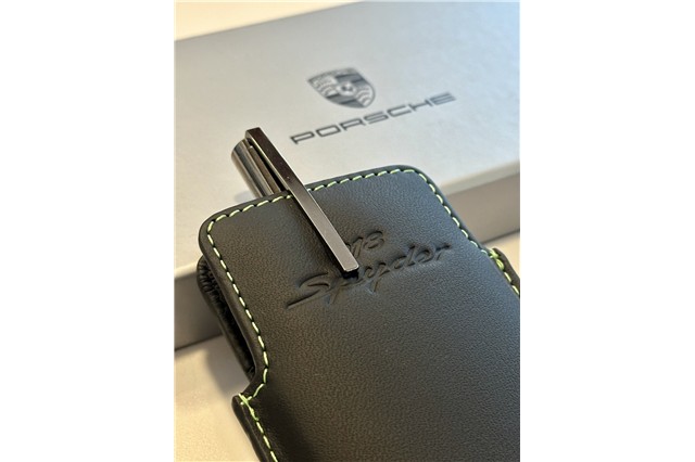 Multifunktionale Ledertasche für den 918 Spyder