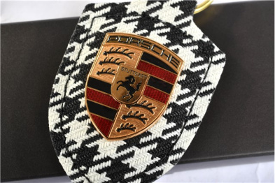 Wappen Schlüsselanhänger, Leder + Pepita Stoff schwarz/weiß