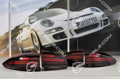 Heckleuchte schwarz-rot, SATZ (4 Teile), Facelift 2014->