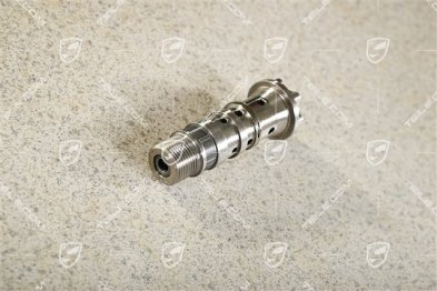 Śruba centralna / Element sterujący,  nastawnika zmiennych faz wałka rozrządu 3,0L, L=R