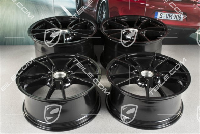 19+20" Felgensatz Carrera, Felgen: vorne 8,5J x 19 ET52 + hinten 11J x 20 ET66, Schwarz Hochglanz