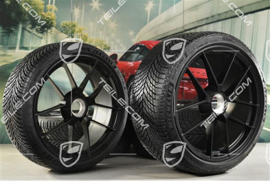 20"+21" Carrera GTS Winterräder Satz, mit Zentralverschluss, Felgen 8,5J x 20 ET50 + 11J x 21 ET82 + Michelin Winterreifen 245/35 R20 + 305/30 R21, mit RDK-Sensoren, schwarz seidenmatt