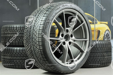 20" Winterräder Satz Carrera S (IV), neuwertige Felgen 8,5J x 20 ET49 + 11J x 20 ET56 + NEUE Michelin Pilot Alpin PA4 N1 Winterreifen 245/35 R20 + 295/30 R20 (0 Km), in Platinum für Porsche 991.2